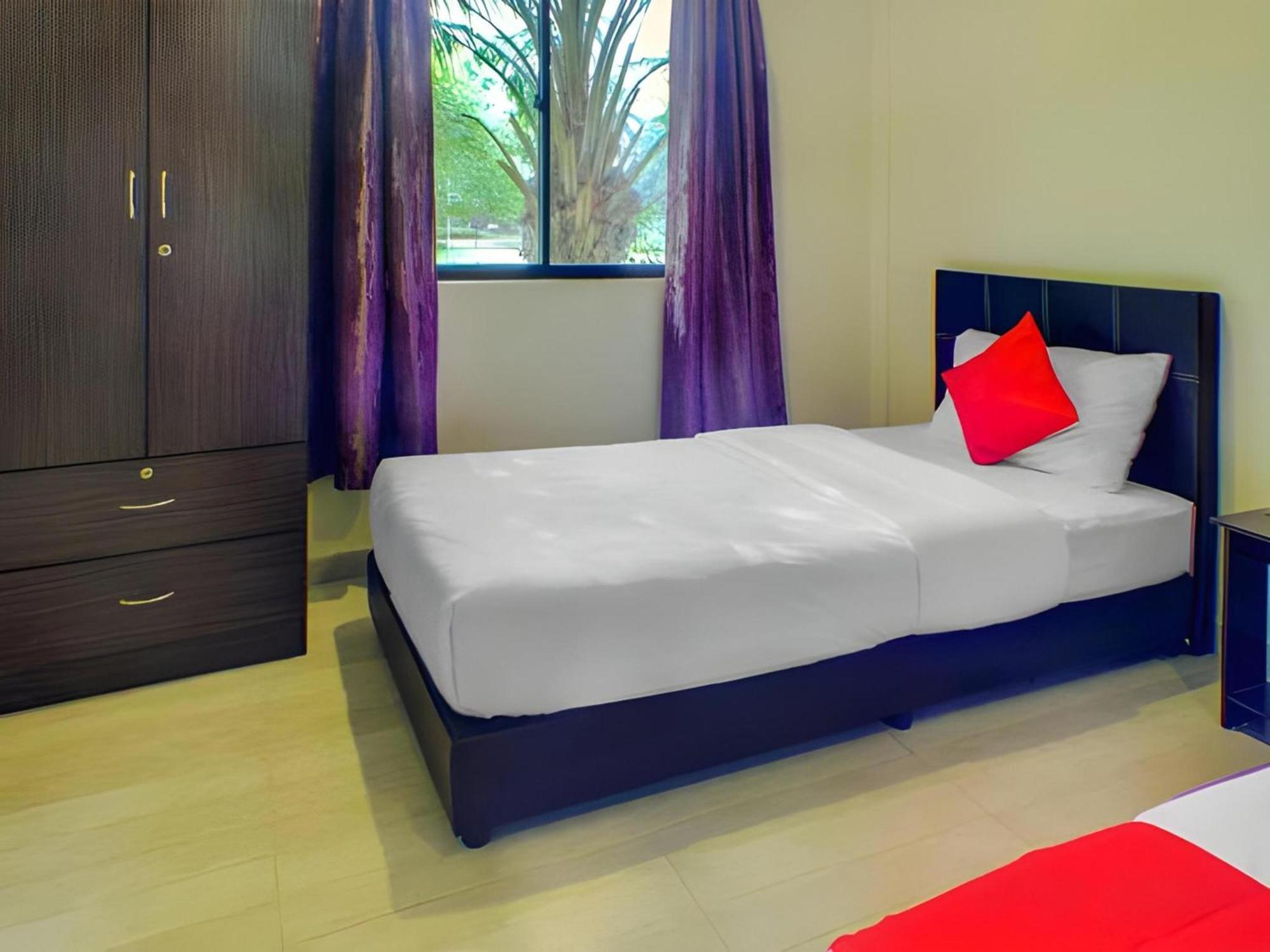 Super Oyo 89896 Sedili Inn Resort Kota Tinggi Exterior photo