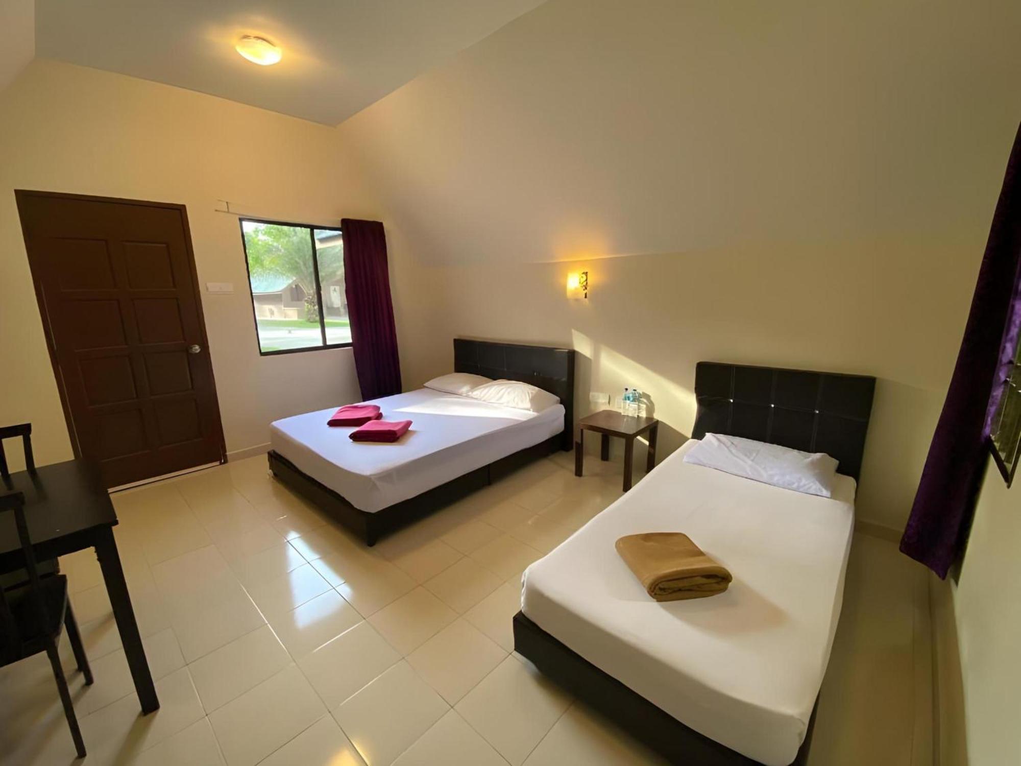 Super Oyo 89896 Sedili Inn Resort Kota Tinggi Exterior photo